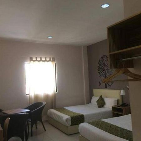 Oyo 90106 Sindbad Hotel Куала Лумпур Екстериор снимка