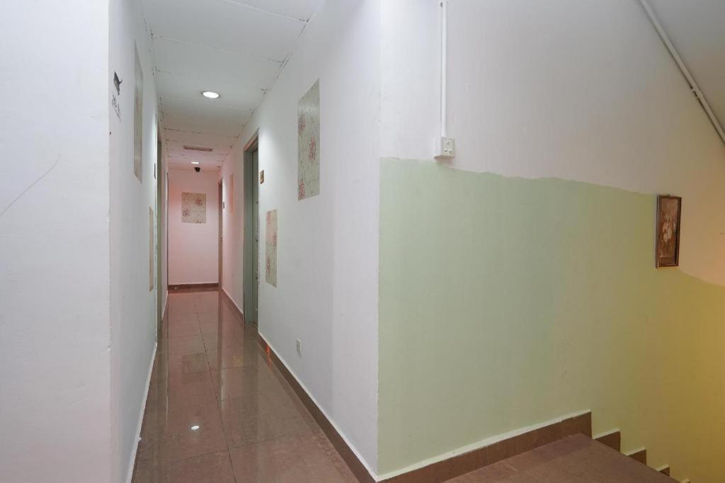 Oyo 90106 Sindbad Hotel Куала Лумпур Екстериор снимка