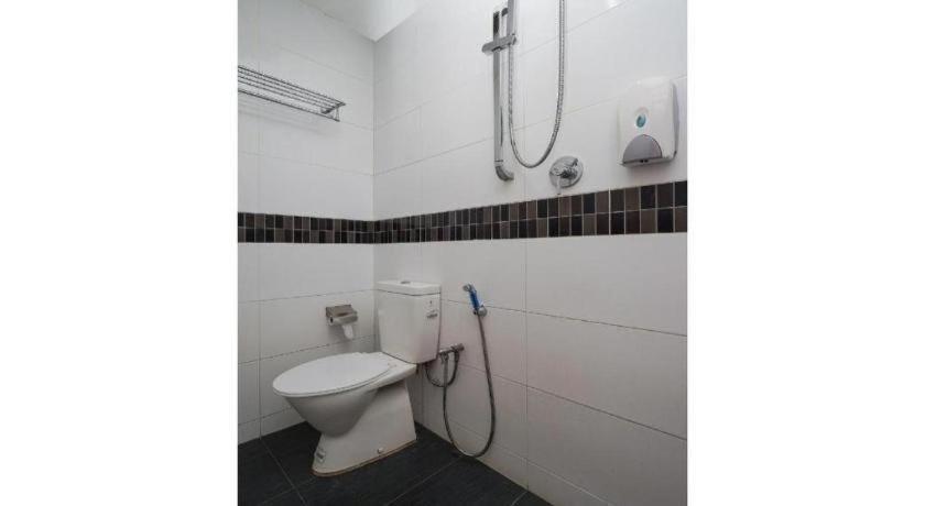 Oyo 90106 Sindbad Hotel Куала Лумпур Екстериор снимка