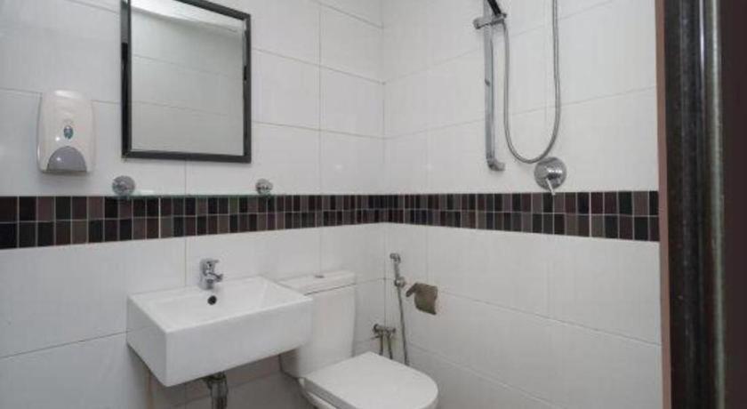 Oyo 90106 Sindbad Hotel Куала Лумпур Екстериор снимка