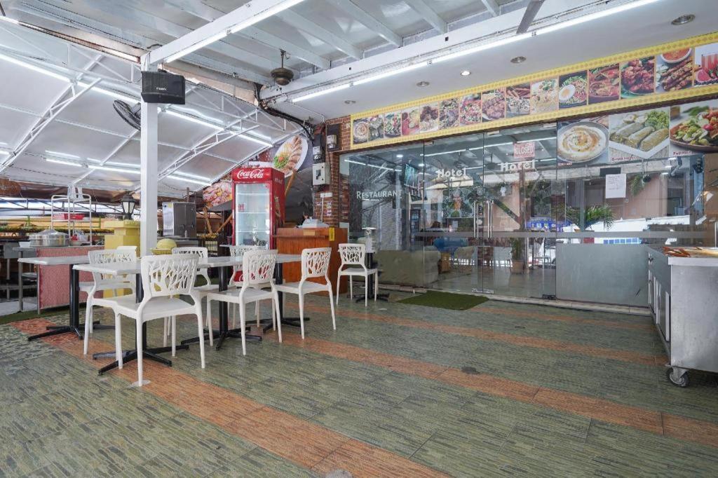 Oyo 90106 Sindbad Hotel Куала Лумпур Екстериор снимка